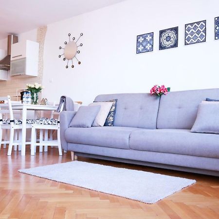 Cozy And Great Location By Cooee Apartments وارسو المظهر الخارجي الصورة